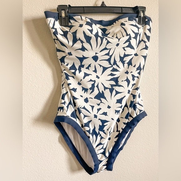 Anne Cole Daisy's Strapless Swimsuit | Size 12 - Picture 3 of 10